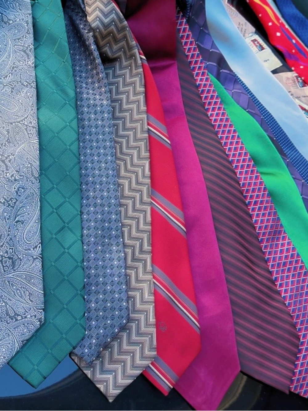 30 Men’s Necktie Bundle Lot – Dior, Calvin Klein, Kenneth Cole + More